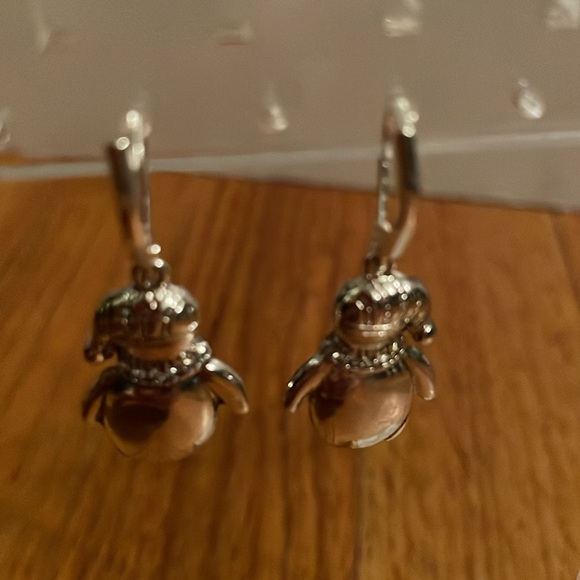 Napier holiday penguin drop earrings. Perfect for winter or holiday - Picture 12 of 17
